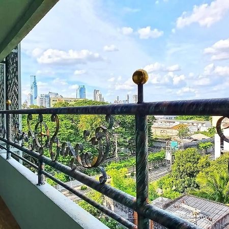 The Montana Lodge-Sathorn Бангкок Экстерьер фото
