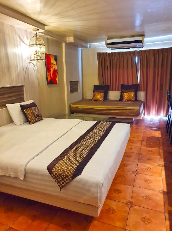 The Montana Lodge-Sathorn Бангкок Экстерьер фото
